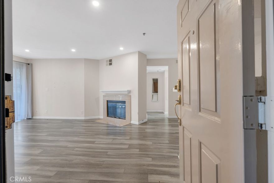 ATTENTION BUYERS -JUST REPRICED - LET'S GET INTO ESCROW - Come see this one today ! Fantastic Opportunity To OWN in Oak Park - Beautiful first floor condo at Shadow Ridge is perfect and ready for its new owner. This move-in ready one bed one bath nicely updated condo has everything you need. Kitchen has stainless steel appliances including Bosch stove.  Spacious bedroom with large walk-in closet. Fireplace in living room. Unit has private washer / dryer hookups in their own in unit laundry room just off of patio.  Assigned covered parking. Plenty of guest parking. Community has clubhouse, workout room, two sparkling pools and jacuzzis, tennis court, volleyball, private park with hiking trail. Excellent, top rated Oak Park School District. HOA includes Earthquake Insurance, trash, sewer, cable/HBO, Internet. This is perfect opportunity for an investor, first time buyer, or downsizer looking for a great location and affordable price point  in Oak Park. Set up your appointment to tour this one today.