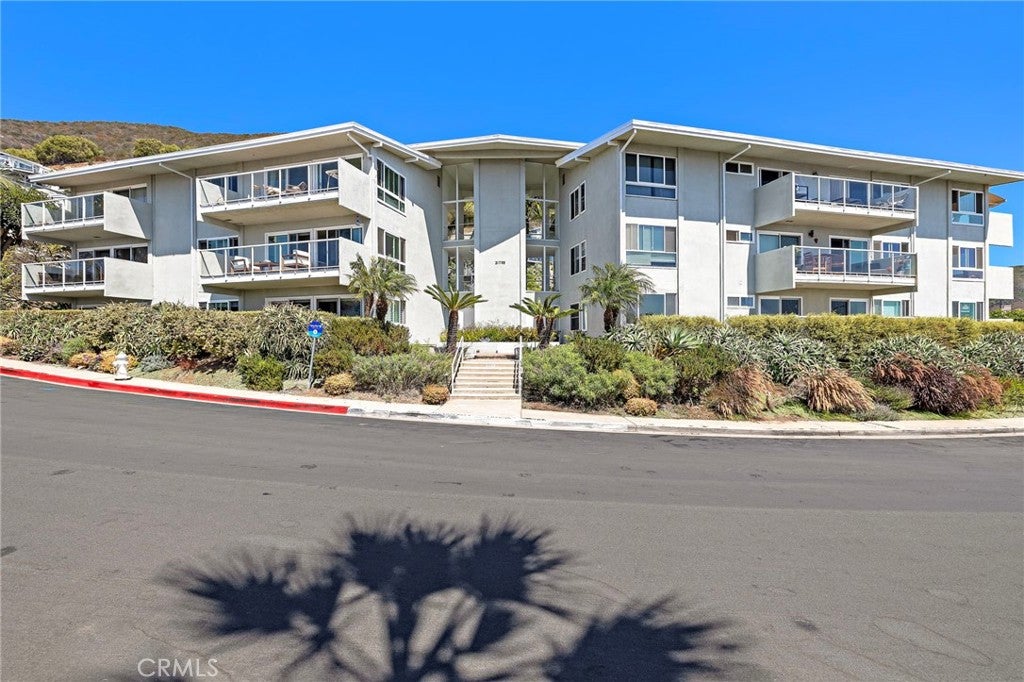 21703 Ocean Vista DR 101A, Laguna Beach CA 92651