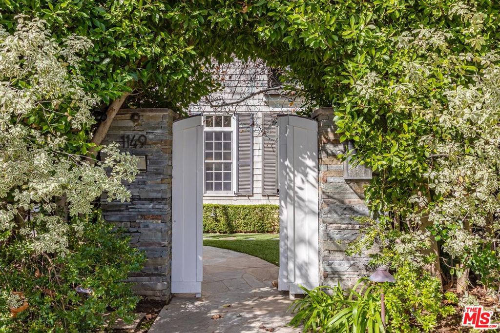 1149 Amalfi Drive
