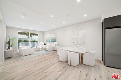 Photo of 1051 S Corning Street #103, Los Angeles, CA 90035 (MLS # 25621203)