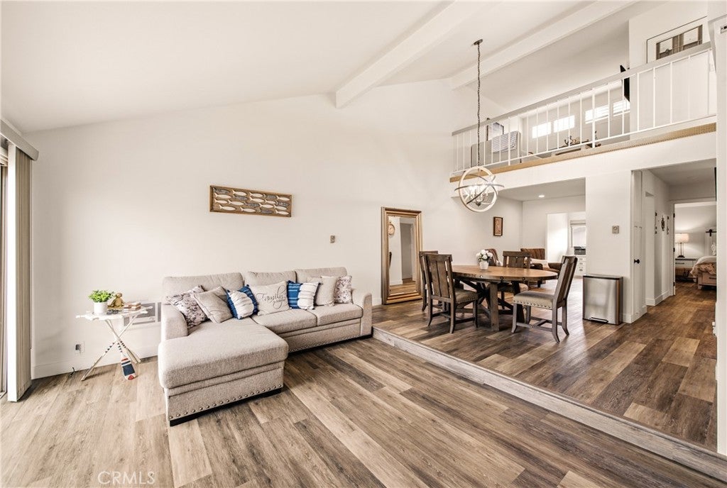 3142 Sunset Lane