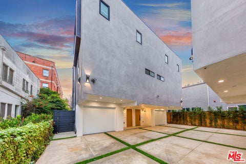 Photo of 809 N Cherokee Avenue #1/2, Los Angeles, CA 90038 (MLS # 26844815)