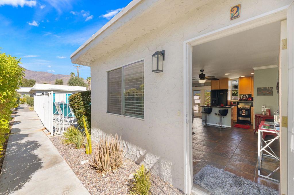 800 E Cottonwood Road 2