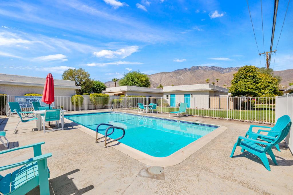 800 E Cottonwood Road 2