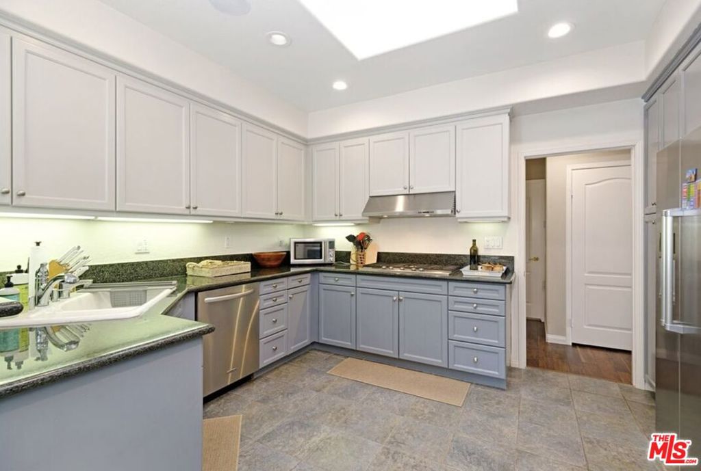 718 Palisades Drive