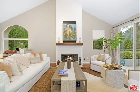 Photo of 718 Palisades Drive, Pacific Palisades, CA 90272 (MLS # 26642013)