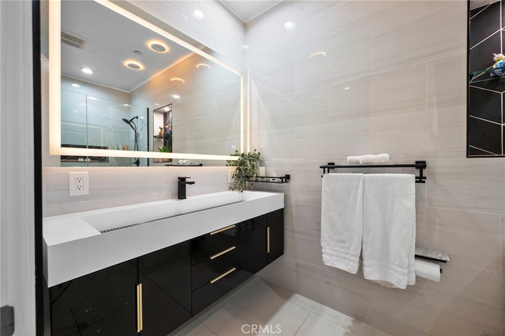 Little Tuscany (33140) - Residential