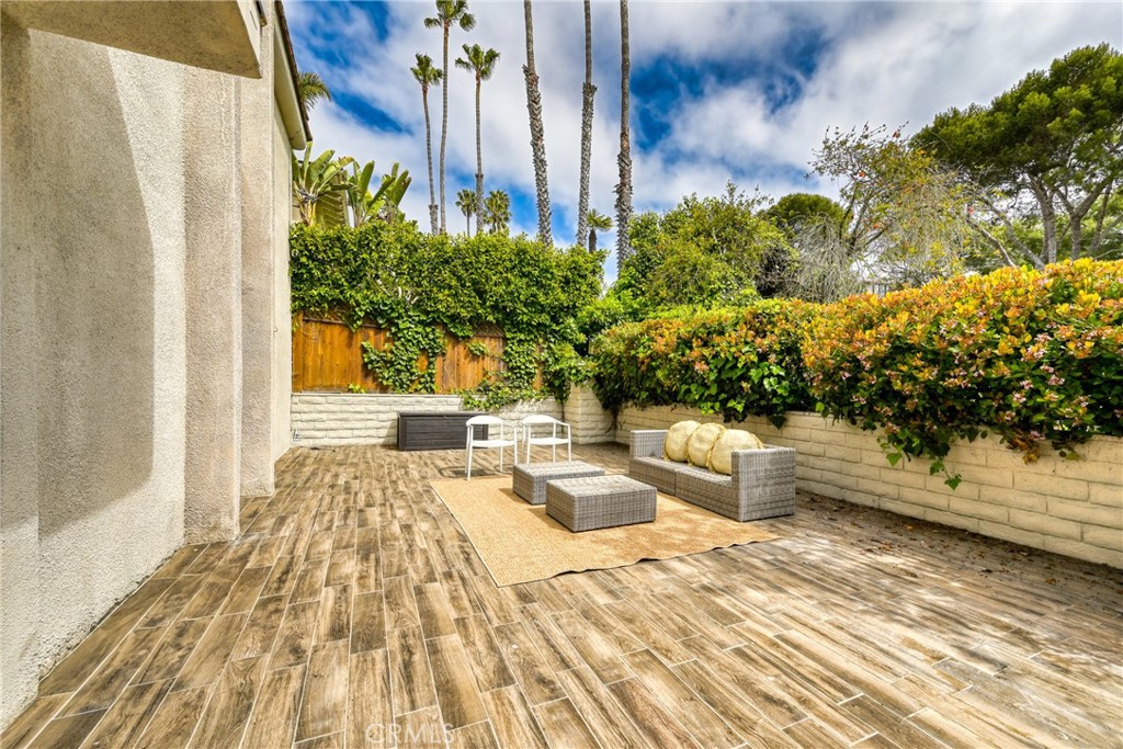 2357 Palos Verdes Drive W 3