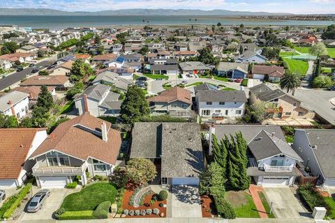 Tiny photo for 940 Marlin Avenue, Foster City, CA 94404 (MLS # ML82037523)