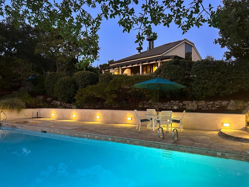 31 Asoleado Place