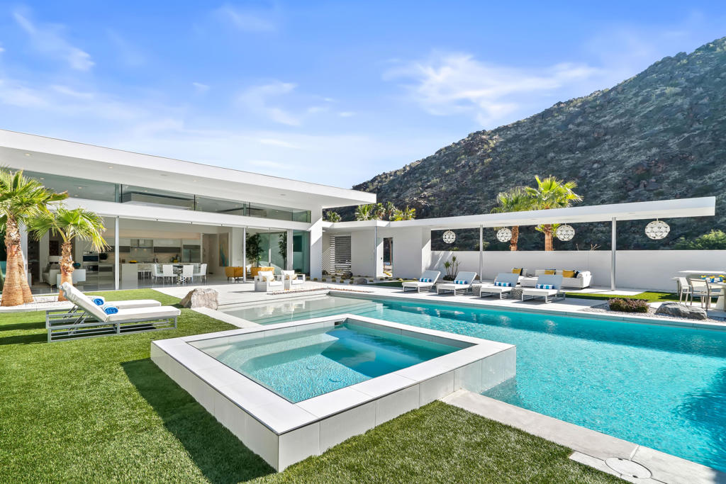 718 Las Palmas Estates Drive