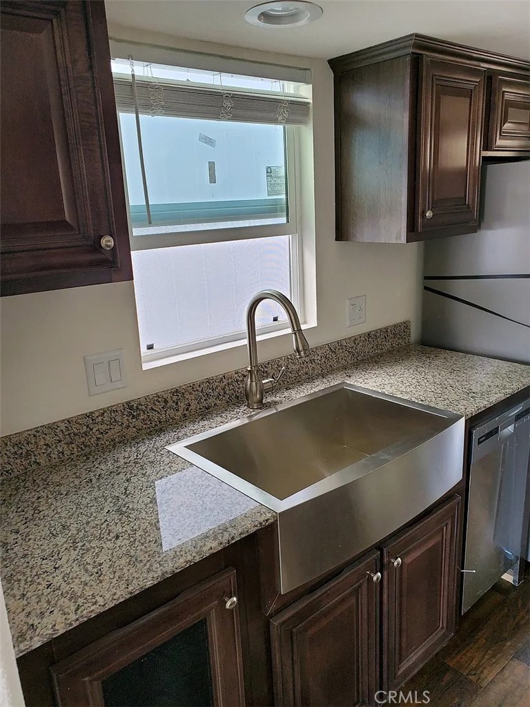 Matthews Trailer Lodge - Manufactured In Park