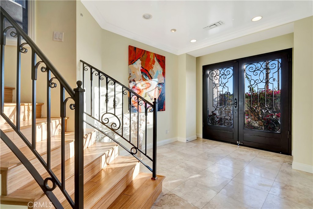 5250 Calatrana Drive