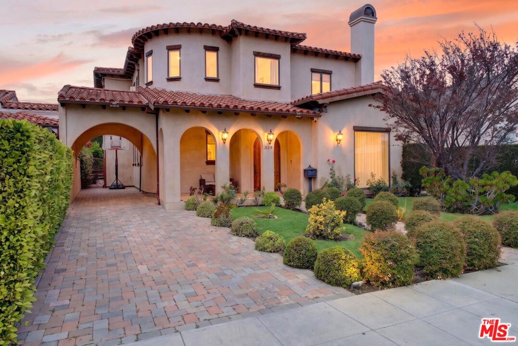 Photo of 329 S CLARK Drive, Beverly Hills, CA 90211 (MLS # 26829371)