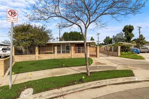 Photo of 836 S Bellevue Pl, Anaheim, CA 92805 (MLS # OC26021031)