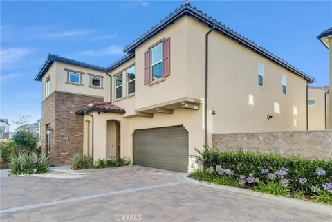 MLS: OC26206381