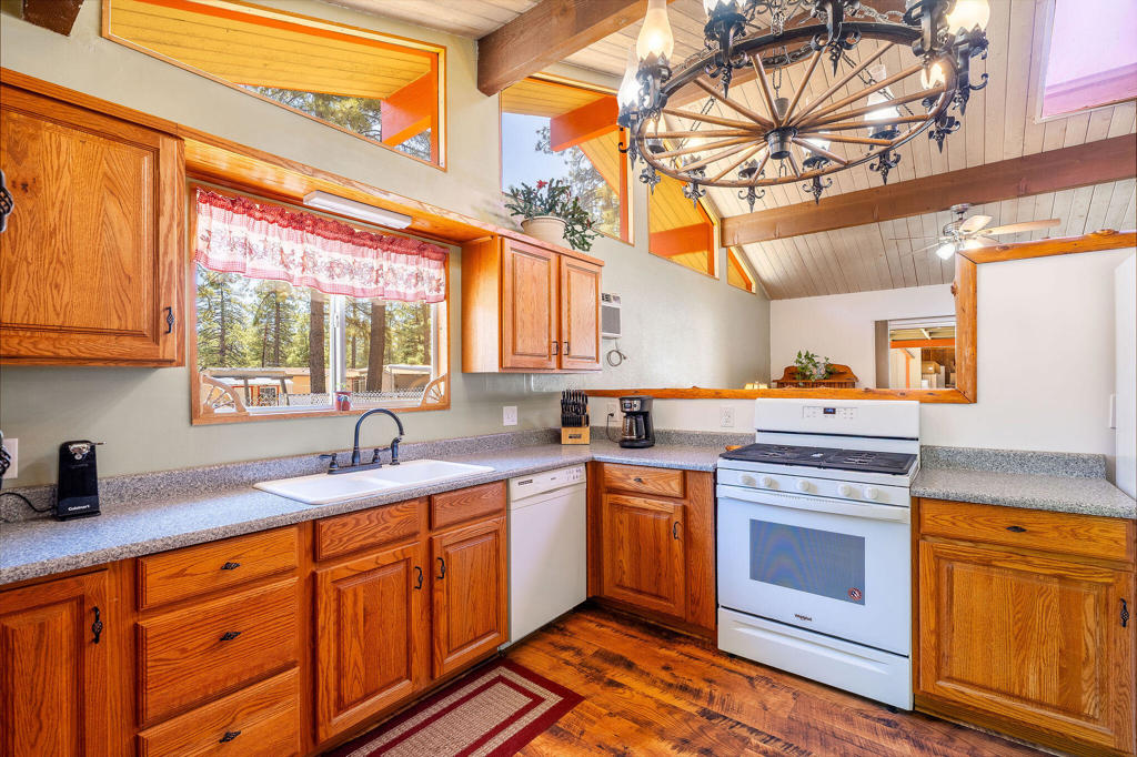 Thomas Mountain - Residential