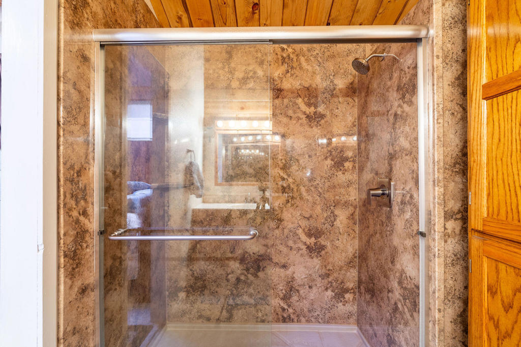 Thomas Mountain - Residential