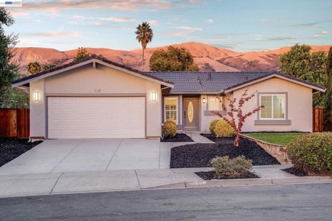 Photo of 45442 Potawatami Dr DR, Fremont, CA 94539 (MLS # 41143163)