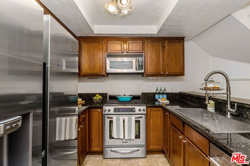 Photo of 1633 S Bentley Avenue #306, Los Angeles, CA 90025 (MLS # 26671017)