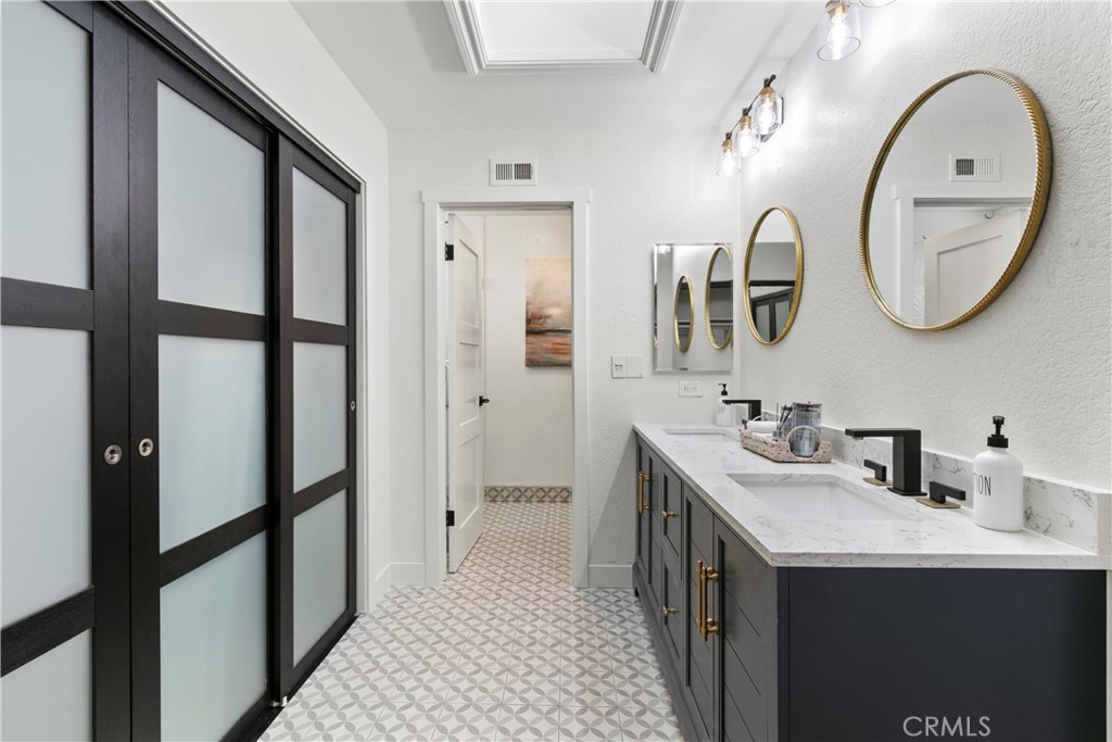 La Cuesta (LACU) - Residential