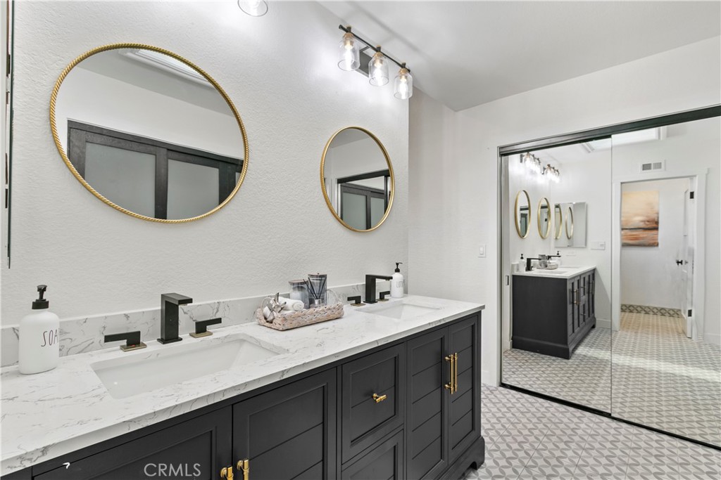 La Cuesta (LACU) - Residential