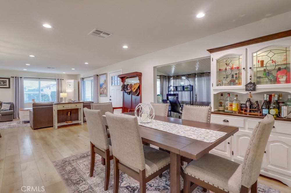 2275 W 25th 70