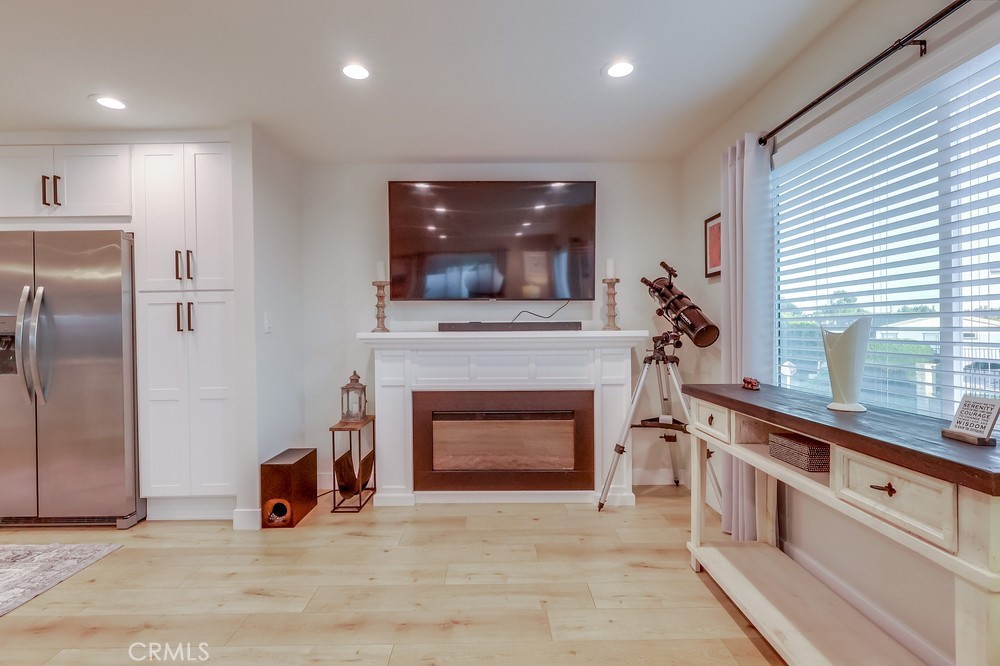 2275 W 25th 70