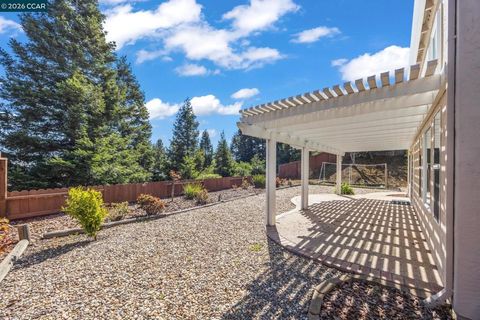 Tiny photo for 154 154 Panorama Dr Dr, Benicia, CA 94510 (MLS # 41126307)