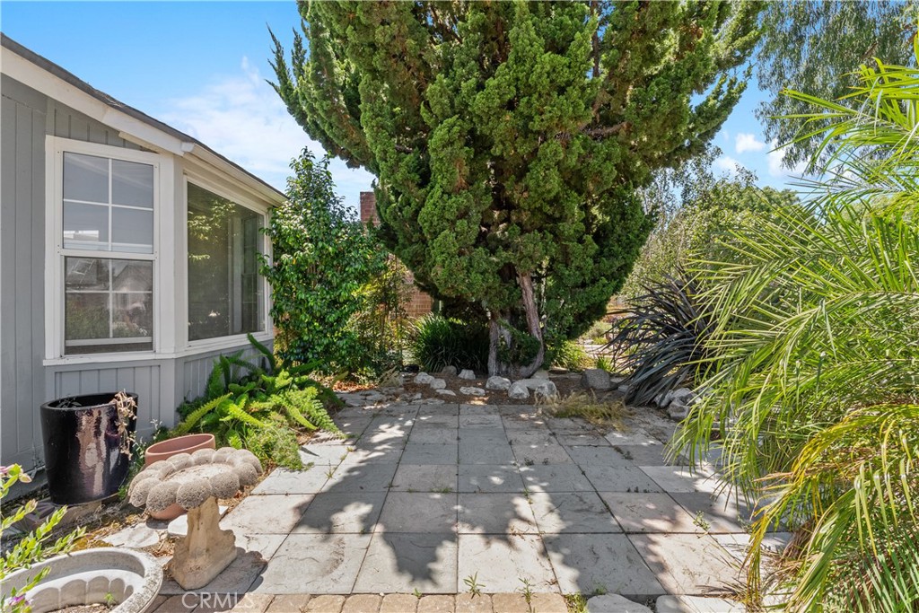 1920 Faust Avenue