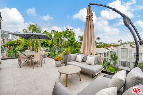 Photo of 1017 N Croft Ave AVE #PH01, Los Angeles, CA 90069 (MLS # 26833995)