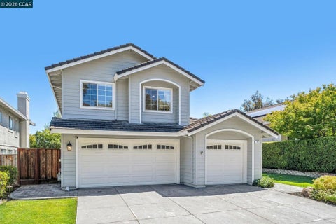 Photo of 135 Tenby Terrace Ter, Danville, CA 94506 (MLS # 41138296)