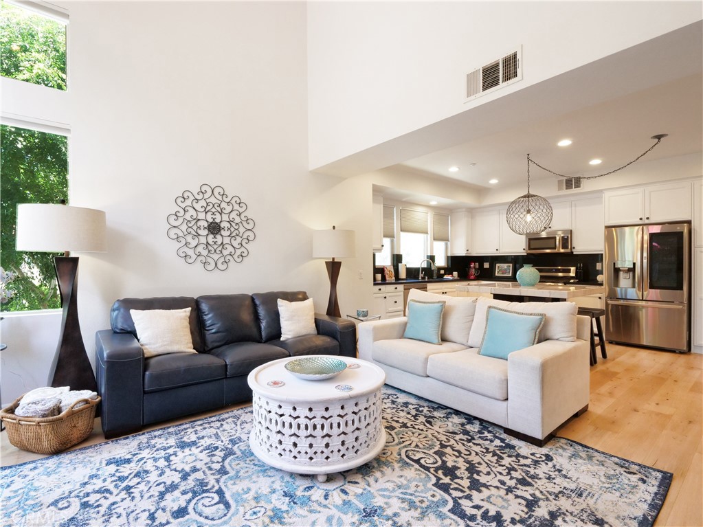 5429 Strand 101