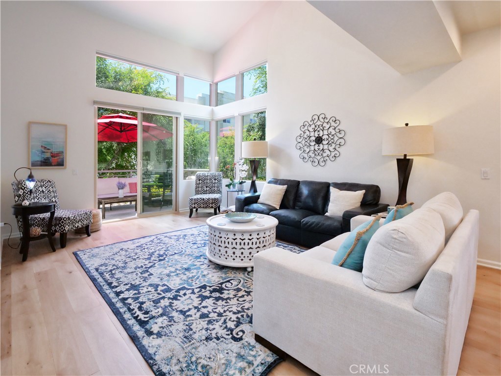 5429 Strand 101