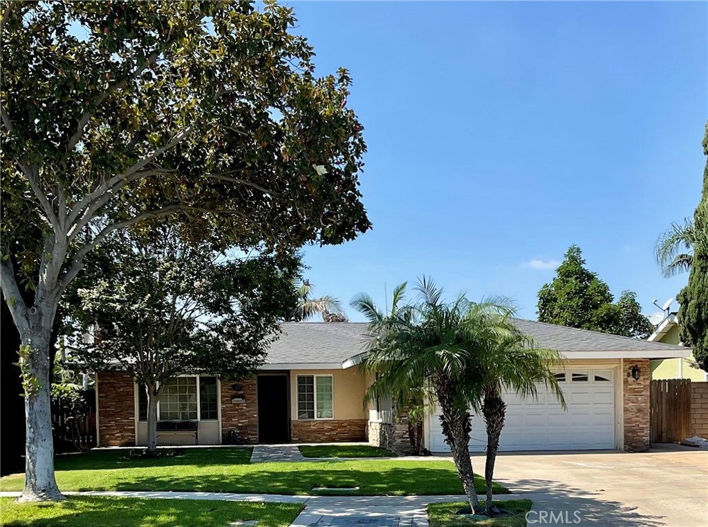 425 N Roni Lane