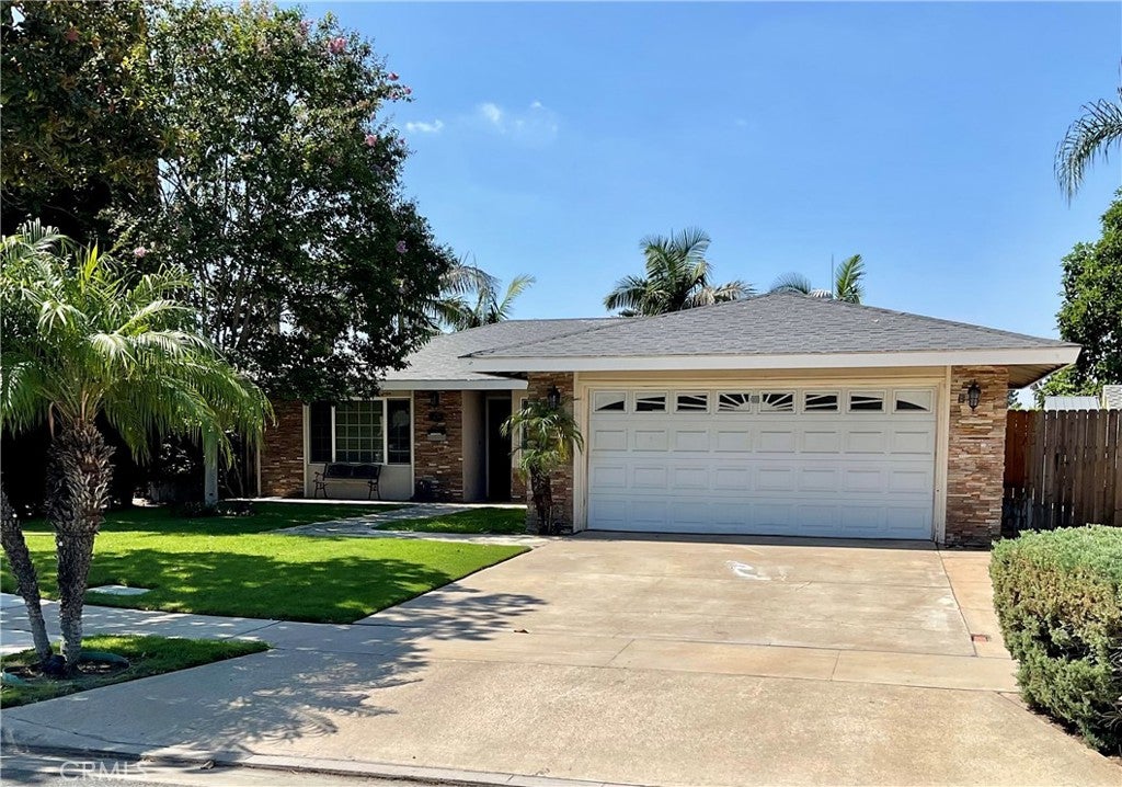 425 N Roni Lane