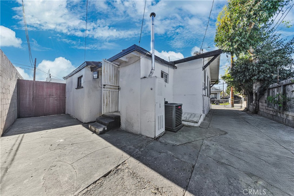 3501 E 3rd