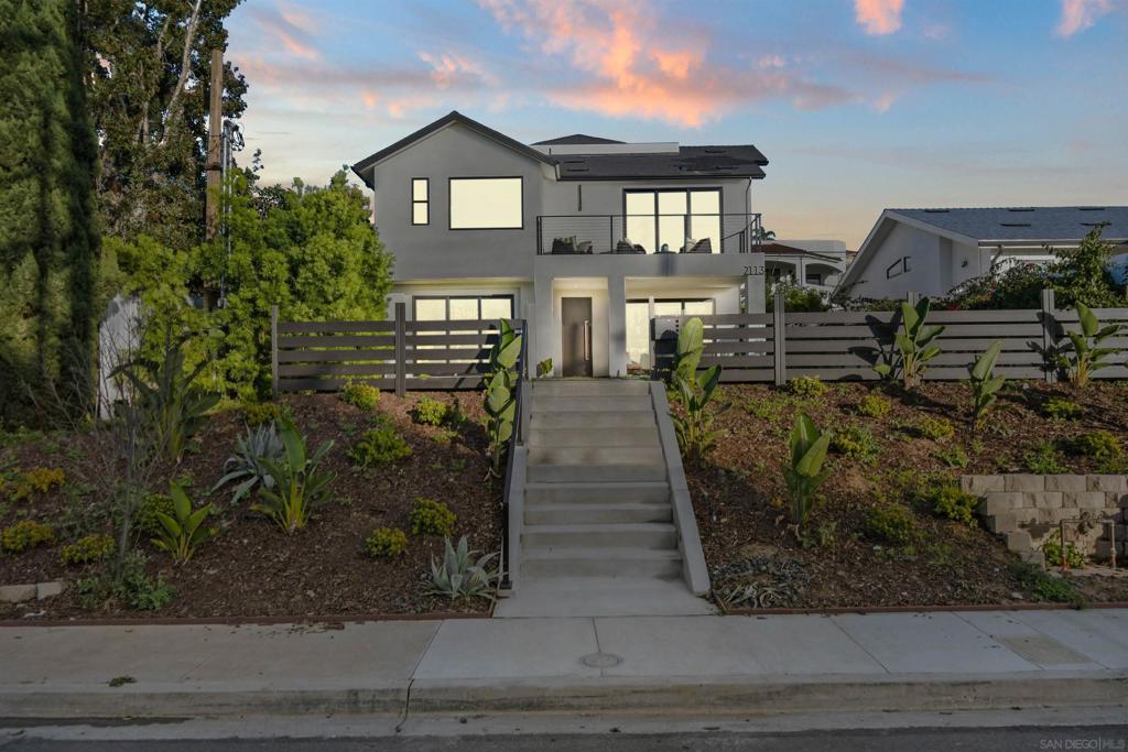 2113 2115 Frankfort St