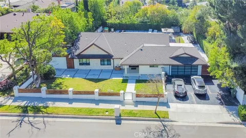 18720 San Fernando Mission Blvd, Porter Ranch, CA 91326 - MLS#: GD26055336