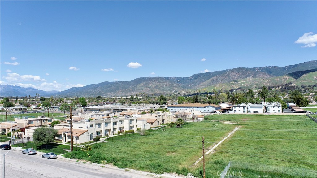 Prime Vacant Lot with Mountain Views – 1530 E Marshall Blvd lot #31, San Bernardino, CA 92404
Exceptional opportunity to own a 1,263 sq ft level lot in a well-established condo development in the heart of San Bernardino. Perfectly positioned with stunning views of the surrounding mountains, this raw land parcel offers a blank canvas for your vision—whether for future development or as an investment hold. Located within a community setting with public access and utilities adjacent to the site, the lot ensures convenience and long-term value. Zoned within a condo development, it presents potential for integration into residential or shared-living plans (buyer to verify all zoning/building permissions). Near several key shopping and commercial centers
Whether you're a builder, investor, or buyer seeking a foothold in a growing area, this parcel offers location, potential, and scenic charm.