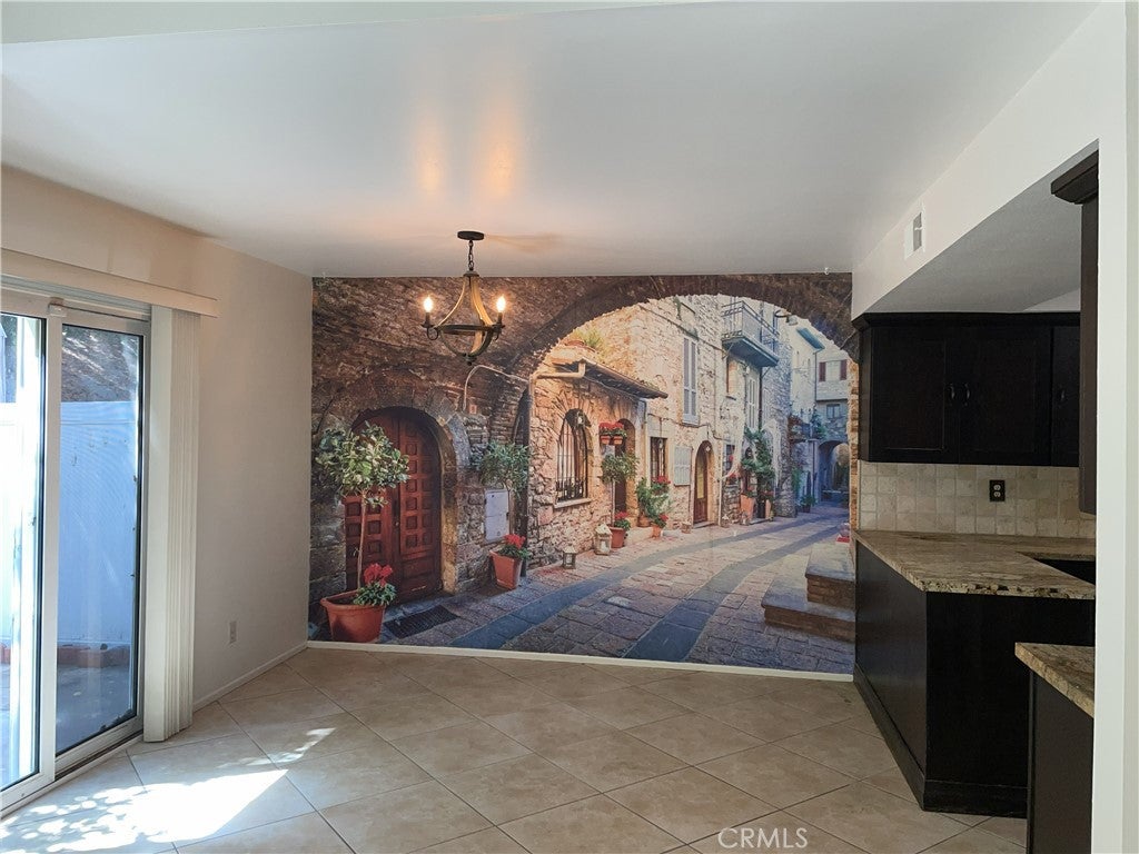 25255 Avenida Dorena