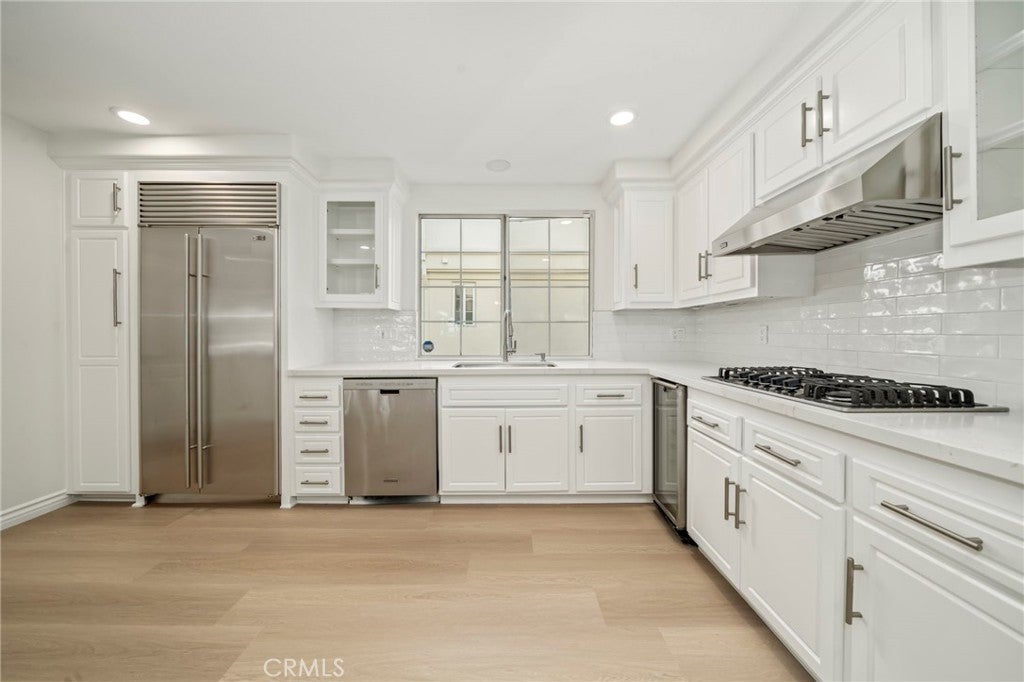 2101 E 15th 11, Newport Beach CA 92663 - Photo 9