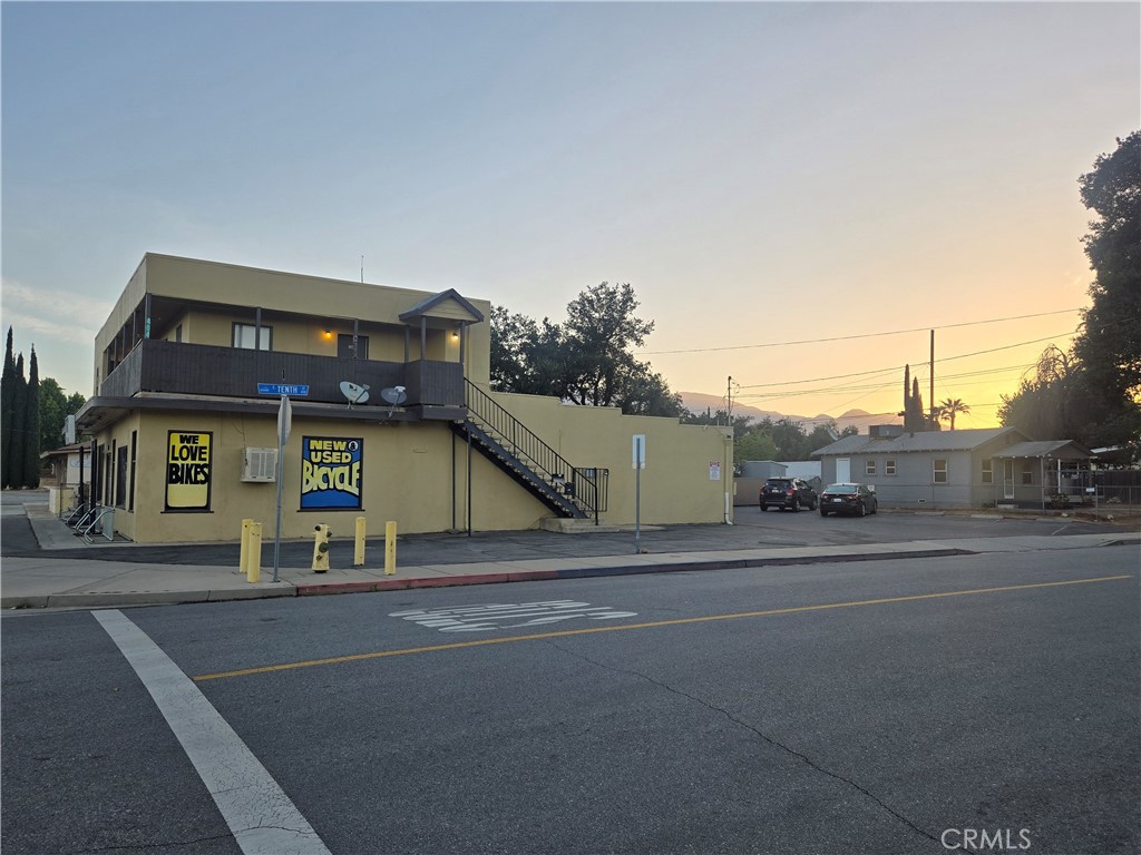1002 Beaumont