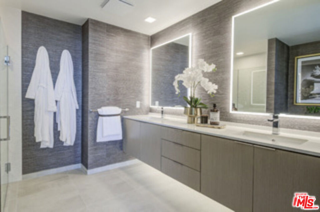olive street - Residential Lease