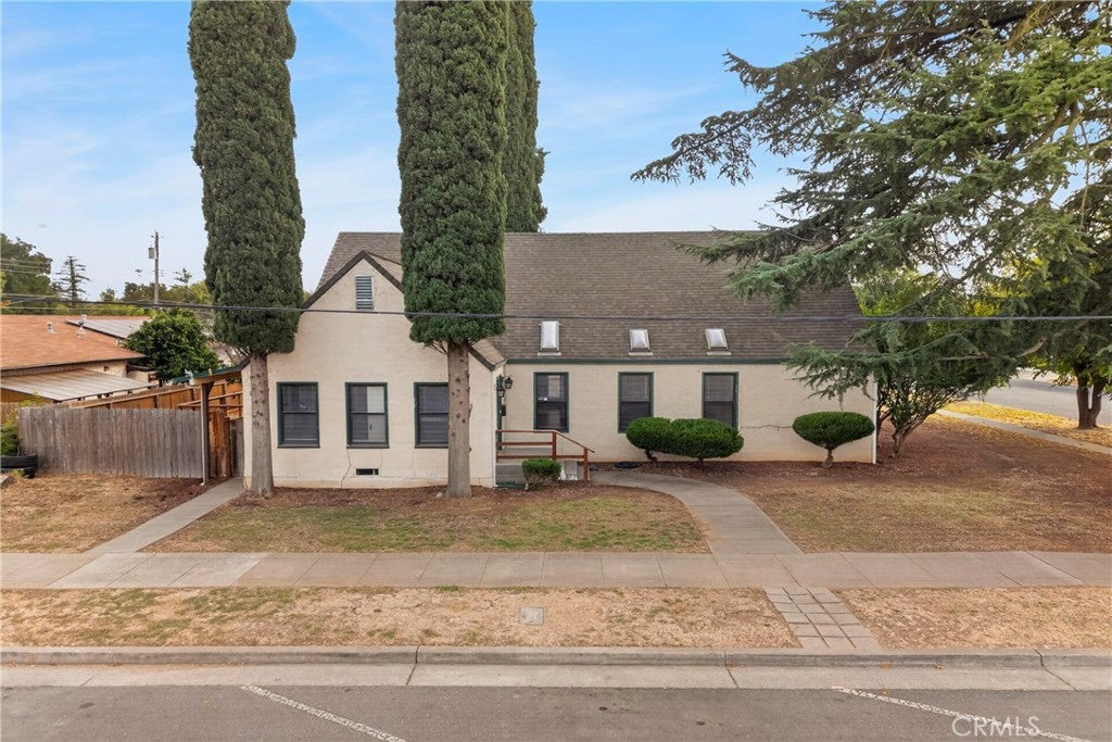 112 &114 S Sacramento Street