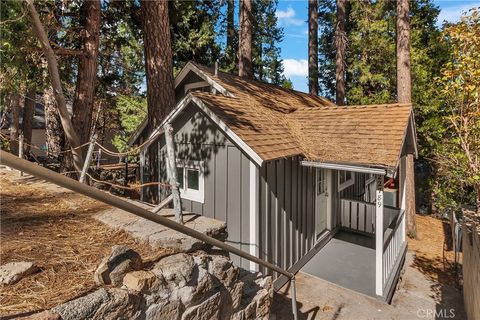 Photo of 22789 Laurel Lane, Crestline, CA 92325 (MLS # FR25250545) Photo of 22789 Laurel Lane, Crestline, CA 92325 (MLS # FR25250545)