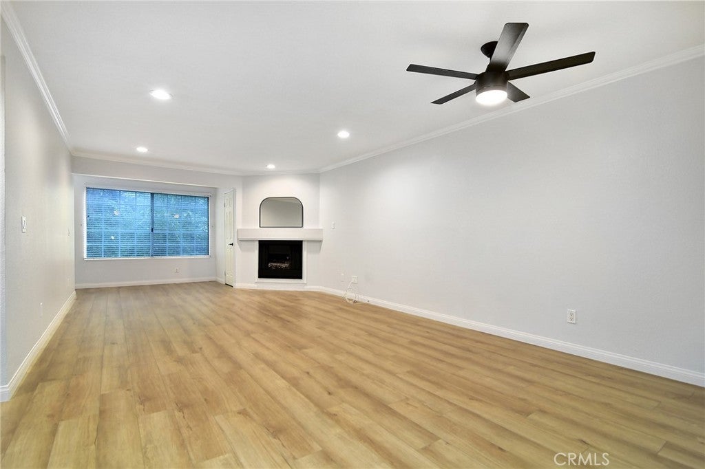 5515 Canoga Avenue 219