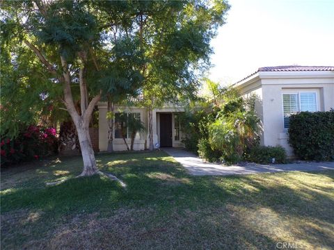Photo of 79927 Viento Dr, La Quinta, CA 92253 (MLS # JT25276337)