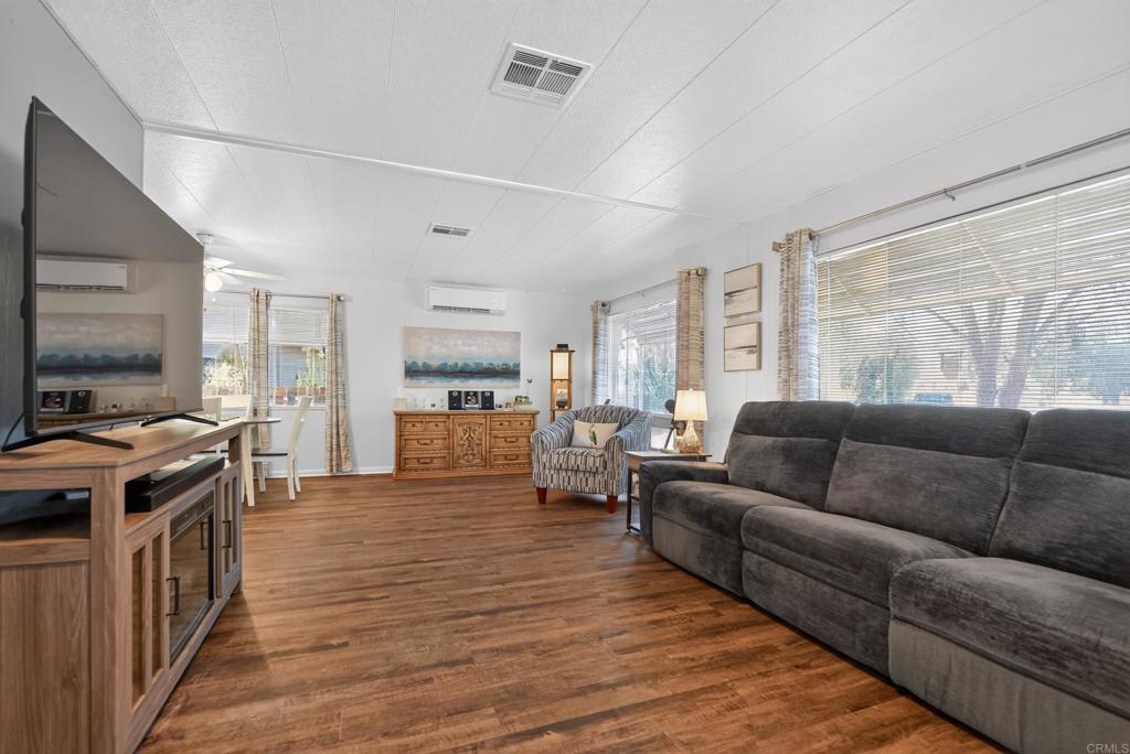 1010 Palm Canyon Drive 38