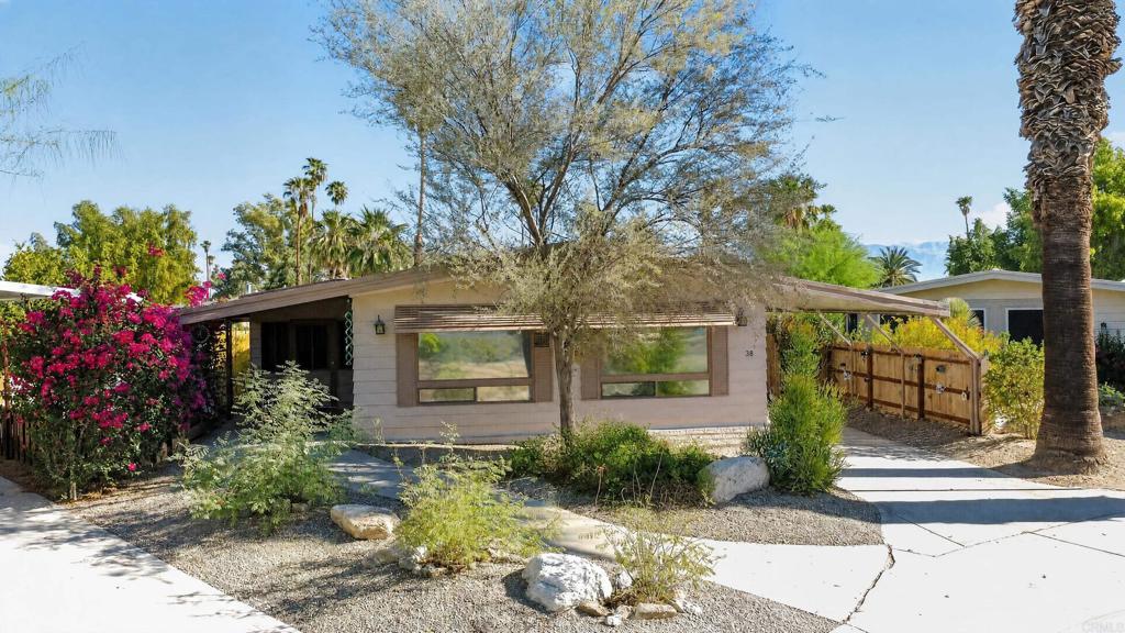 1010 Palm Canyon Drive 38